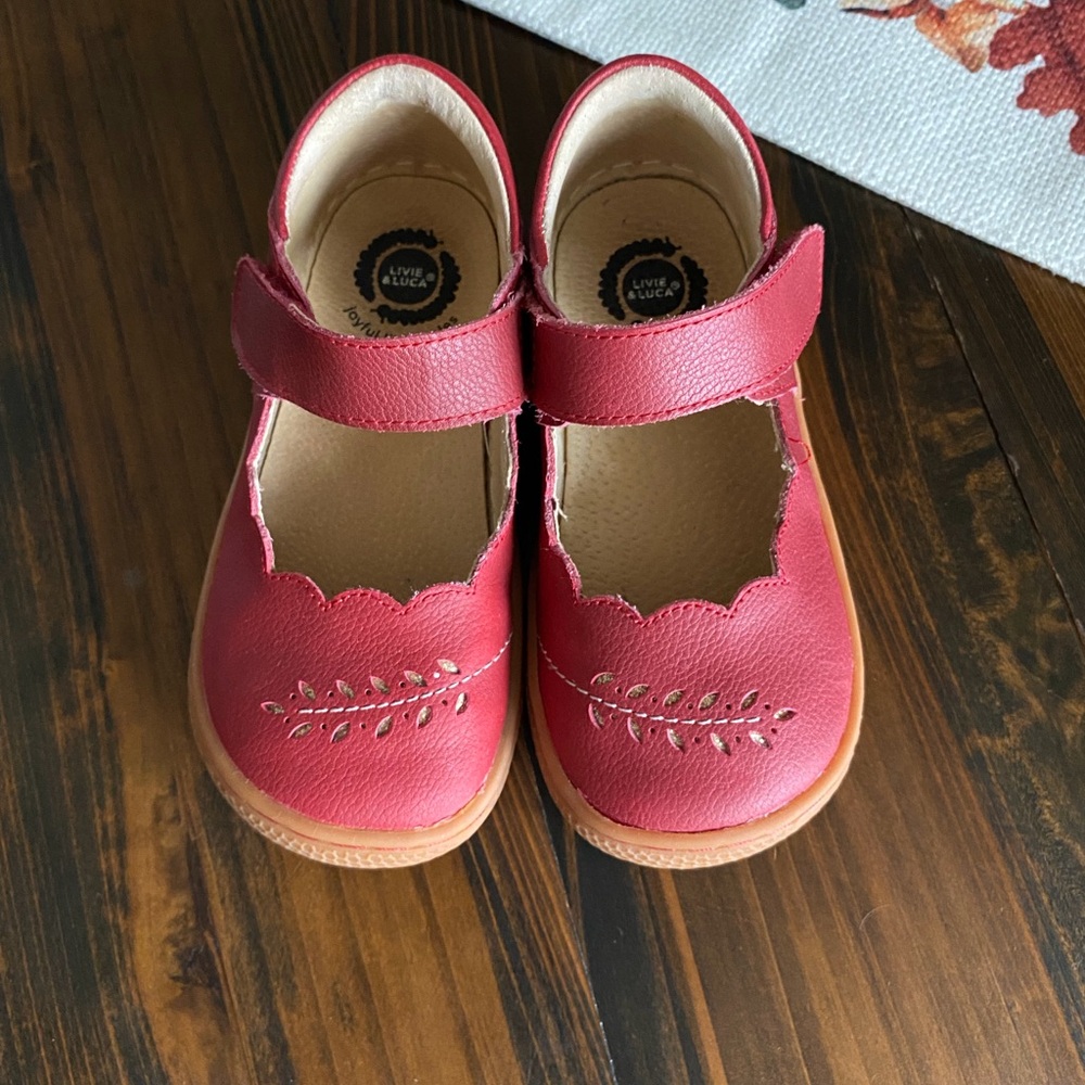 Shoes - Picture 6 of 9